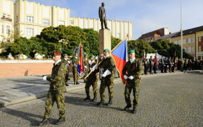 Čestná stráž pěší roty AZ KVV HK