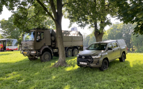 Tatrra 815 a TOYOTA HILUX