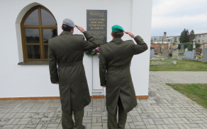 Uctění památky paradesantní skupiny